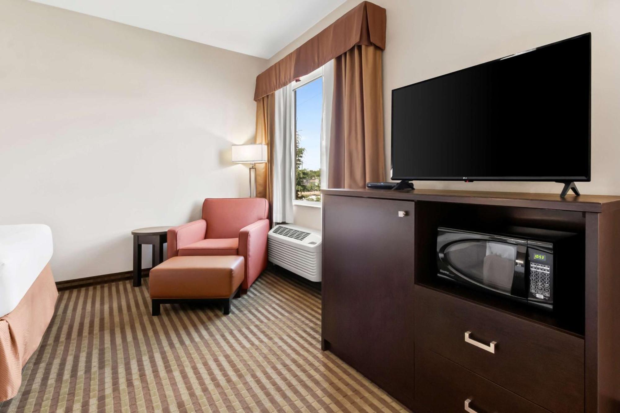 Best Western Plus Fergus Hotel Экстерьер фото