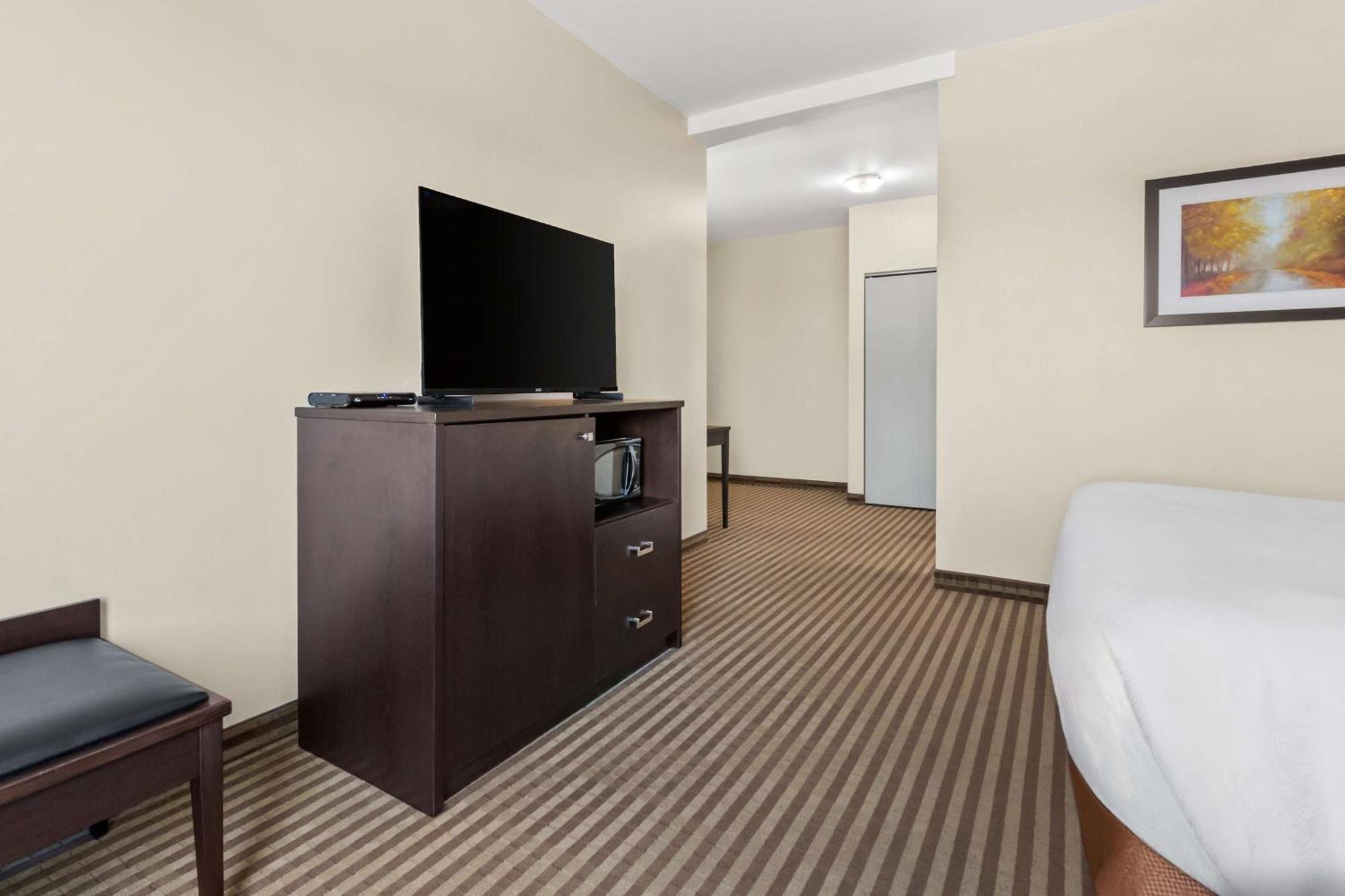 Best Western Plus Fergus Hotel Экстерьер фото