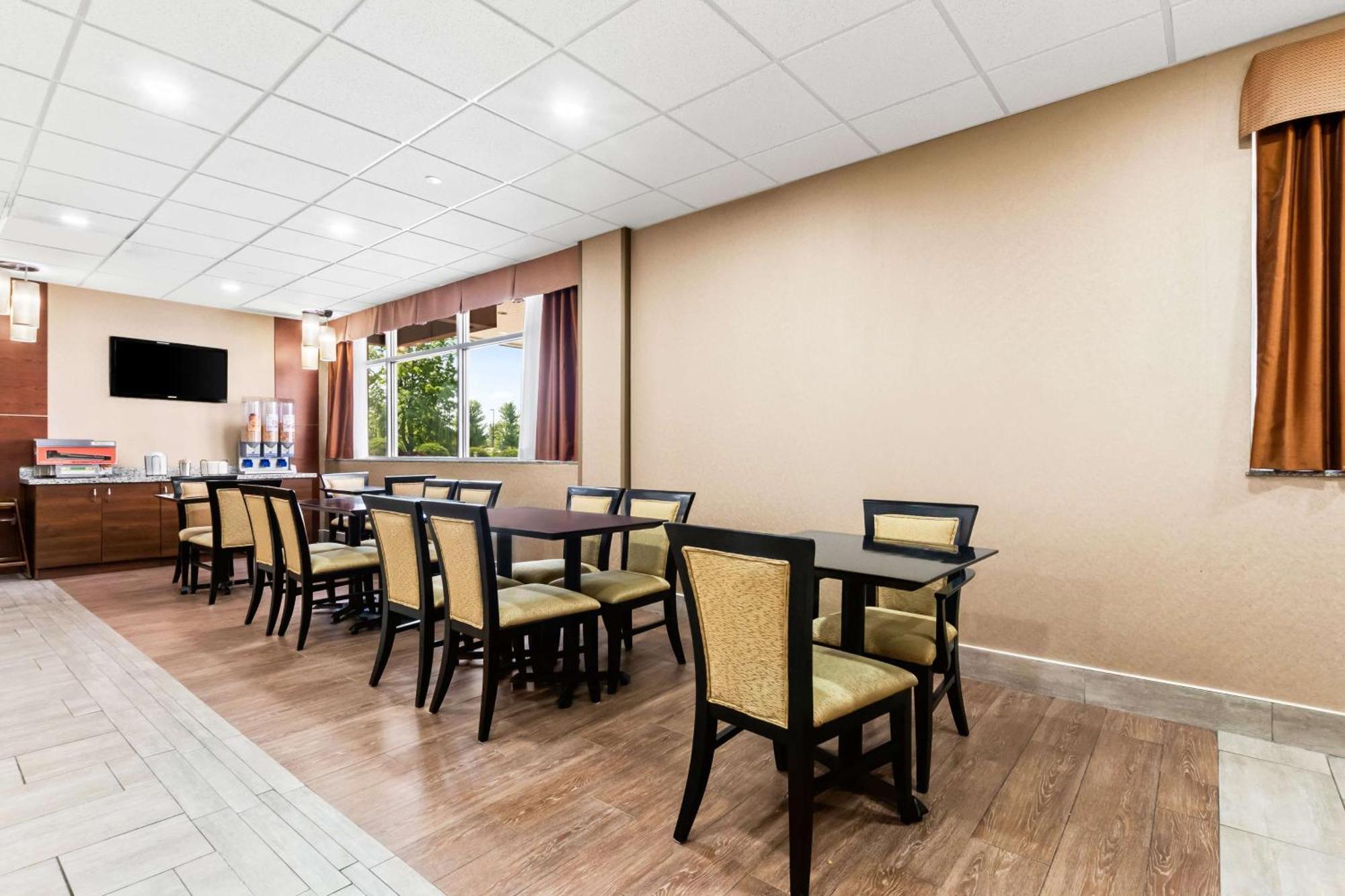 Best Western Plus Fergus Hotel Экстерьер фото