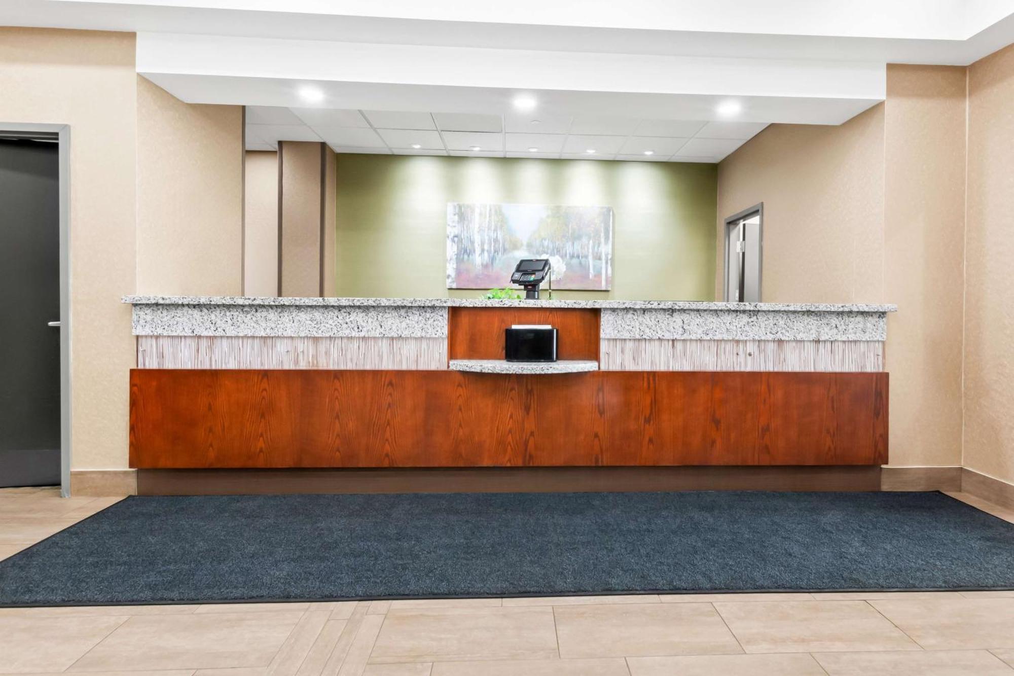 Best Western Plus Fergus Hotel Экстерьер фото